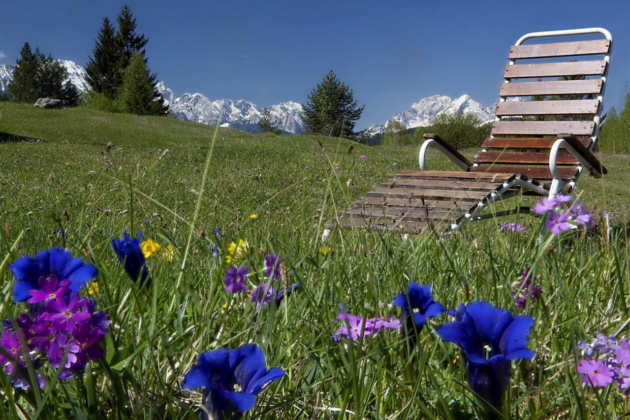 Hotel Gästehaus Alpina Krün Exterior foto